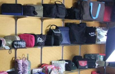 夫妻攜手返鄉創業記 小箱包成就千萬產業夢